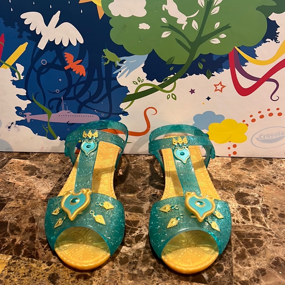Jasmin costume shoes green/blue color plastic bottoms jelly material top